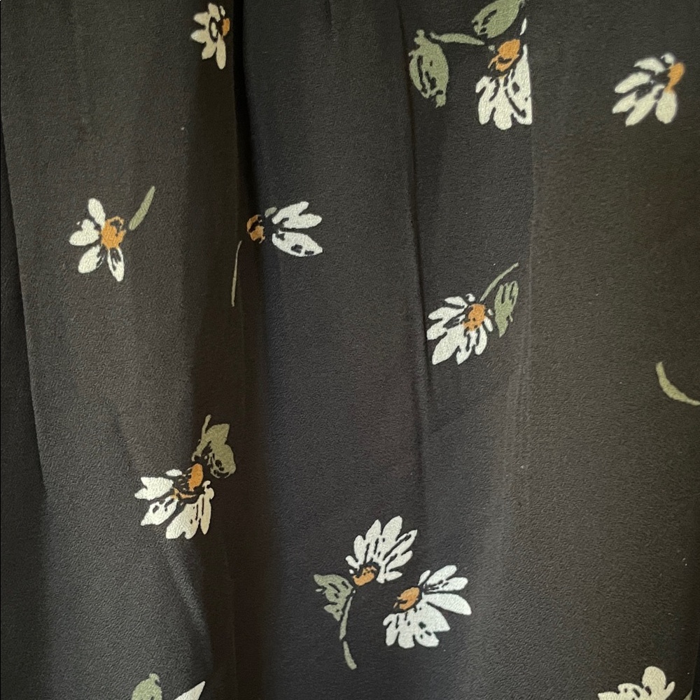 NWT Daisy Black Floral Dress - Picture 4 of 4